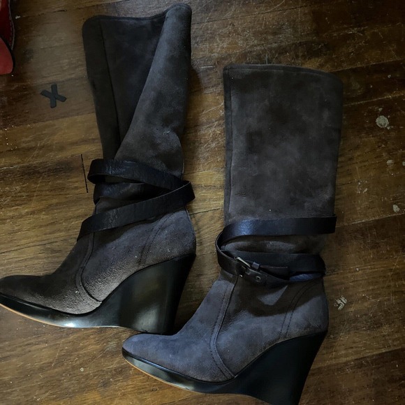 You by Crocs Dark Brown Suede Tall Boots Wedge Heels Womens 8 - Picture 4 of 7